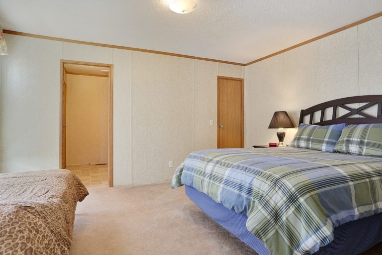 kingfish-lodges-rental-units-bedroom-two